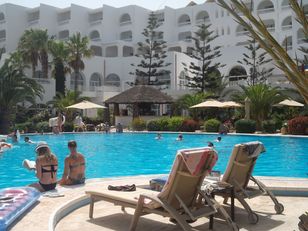 Hotel Aziza Thalasso Golf - Adults Only (à partir de 16 ans) — Swimming pool in Hammamet, Nabeul