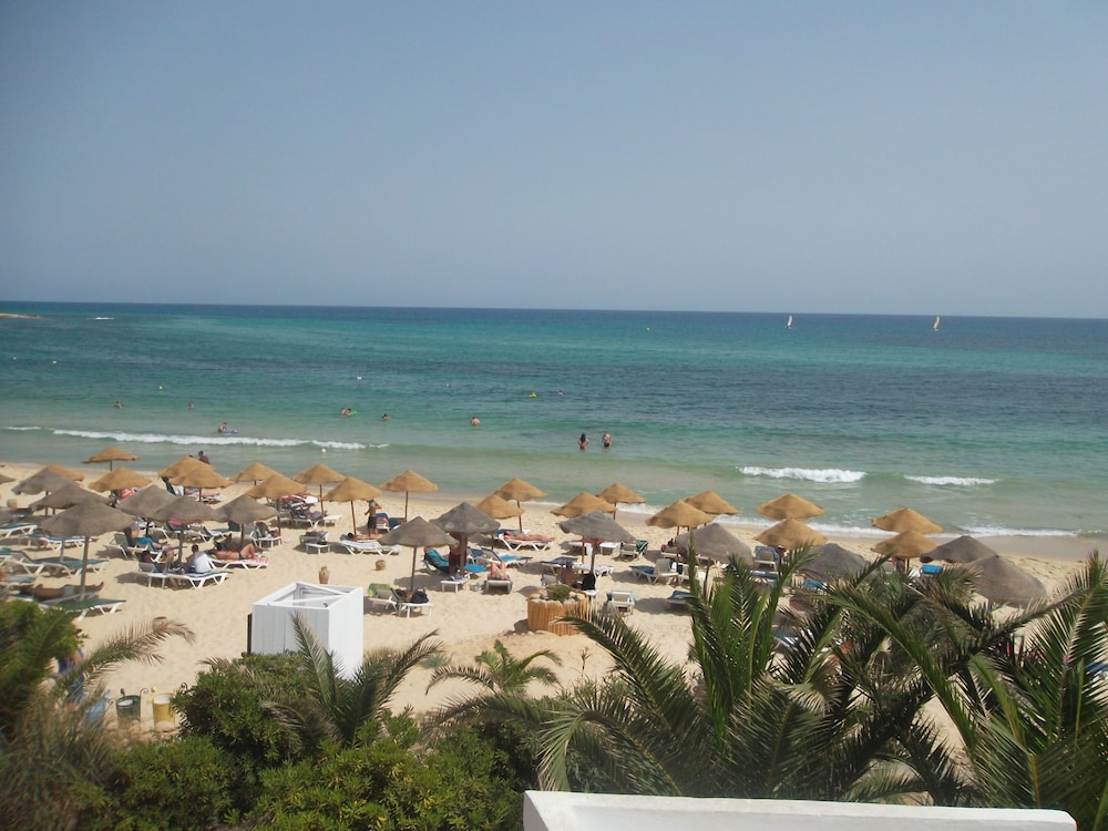 Hotel Aziza Thalasso Golf - Adults Only (à partir de 16 ans) — Beach in Hammamet, Nabeul