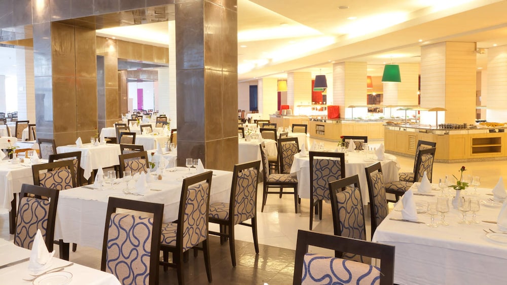 Hotel Aziza Thalasso Golf - Adults Only (à partir de 16 ans) — Restaurant & bars in Hammamet, Nabeul