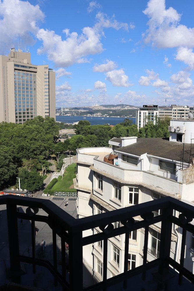 Riva Hotel Taksim - zdjęcie 2
