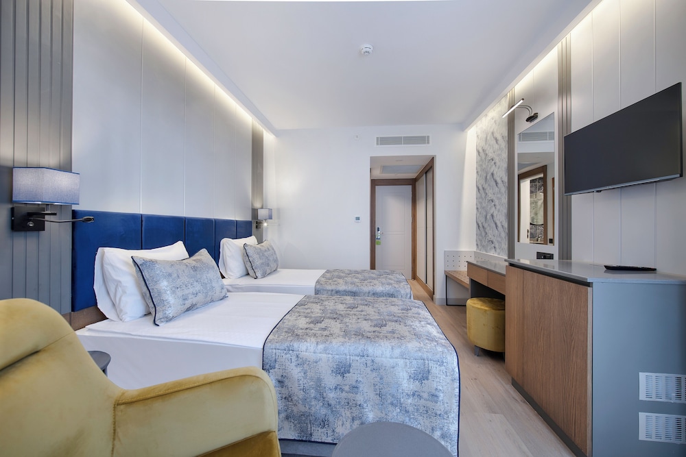 Sealife Kemer Resort Hotel - All inclusive — Hotel rooms in Kemer