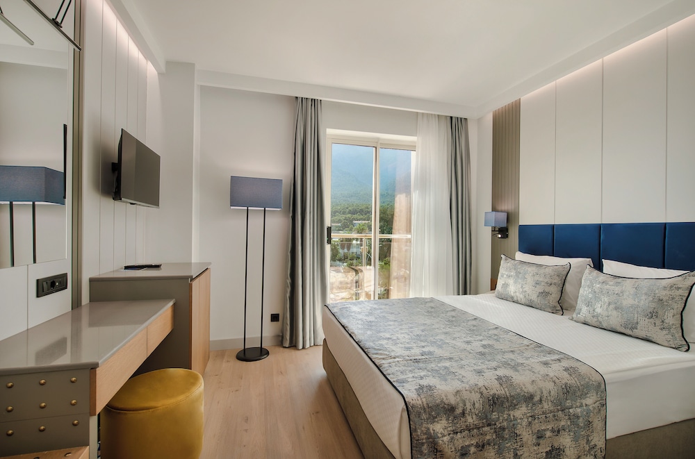 Sealife Kemer Resort Hotel - All inclusive — Hotel rooms in Kemer