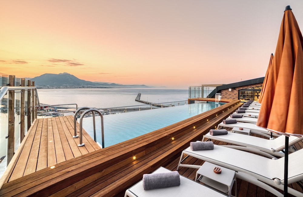 Numa Port Hotel — Swimming pool in Alanya