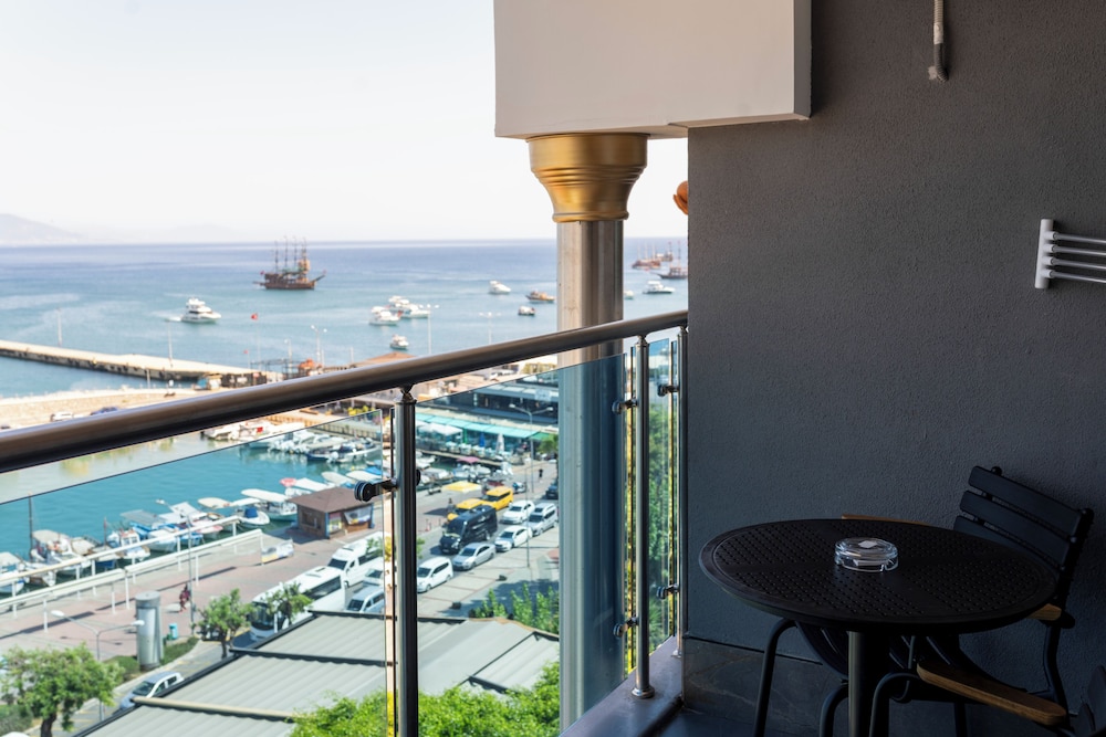 Numa Port Hotel — Hotel rooms in Alanya