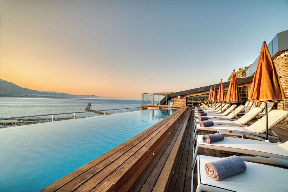 Numa Port Hotel — Swimming pool in Alanya