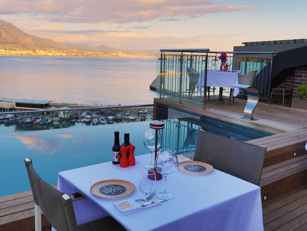 Numa Port Hotel — Restaurant & bars in Alanya