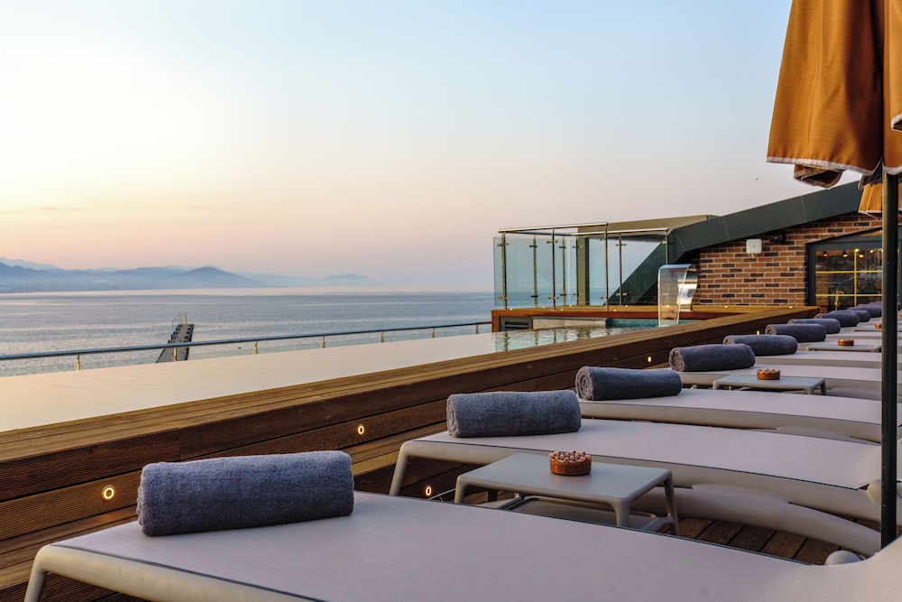 Numa Port Hotel — Swimming pool in Alanya
