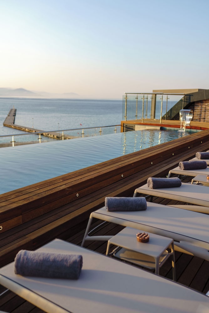 Numa Port Hotel — Swimming pool in Alanya