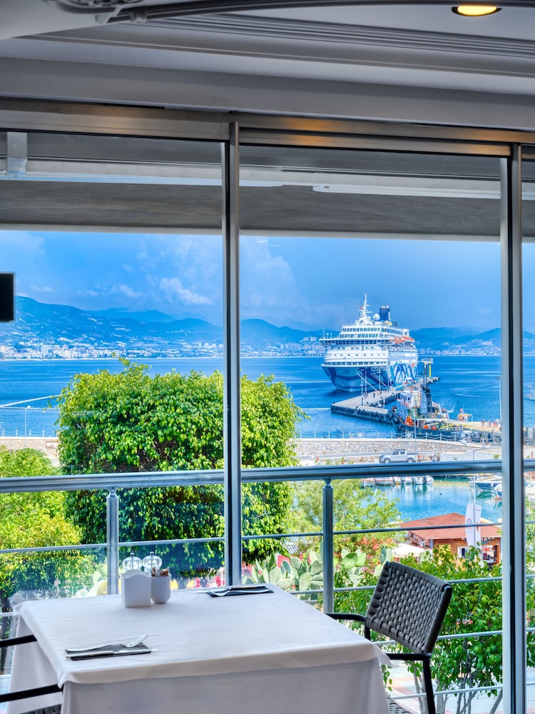 Numa Port Hotel — Hotel rooms in Alanya
