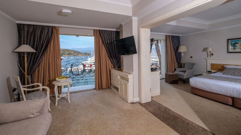 Ece Saray Marina & Resort - Special Class — Hotel rooms in Fethiye, Mugla