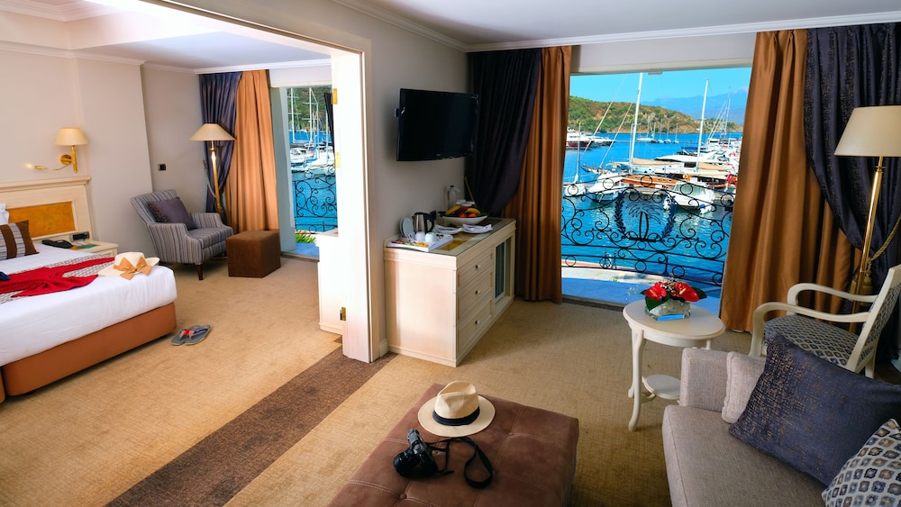 Ece Saray Marina & Resort - Special Class — Hotel rooms in Fethiye, Mugla