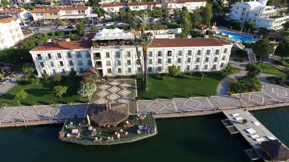 Ece Saray Marina & Resort - Special Class — Hotel building in Fethiye, Mugla