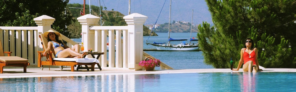 Ece Saray Marina & Resort - Special Class — Swimming pool in Fethiye, Mugla