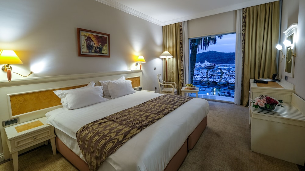 Ece Saray Marina & Resort - Special Class — Hotel rooms in Fethiye, Mugla