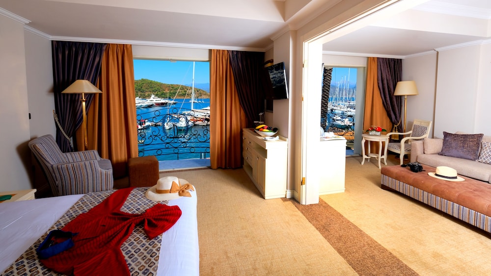 Ece Saray Marina & Resort - Special Class — Hotel rooms in Fethiye, Mugla