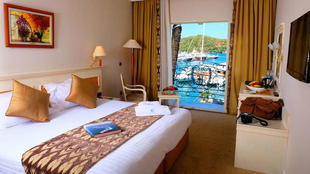 Ece Saray Marina & Resort - Special Class — Hotel rooms in Fethiye, Mugla