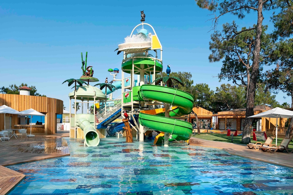 Rixos Sungate - The Land of Legends Access — Swimming pool in Kemer