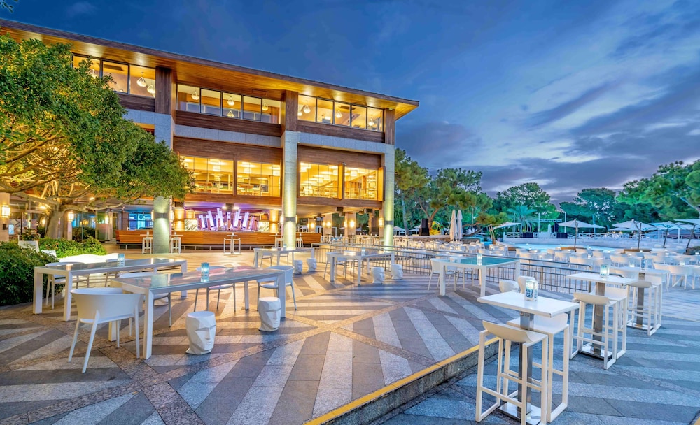 Rixos Sungate - The Land of Legends Access — Restaurant & bars in Kemer
