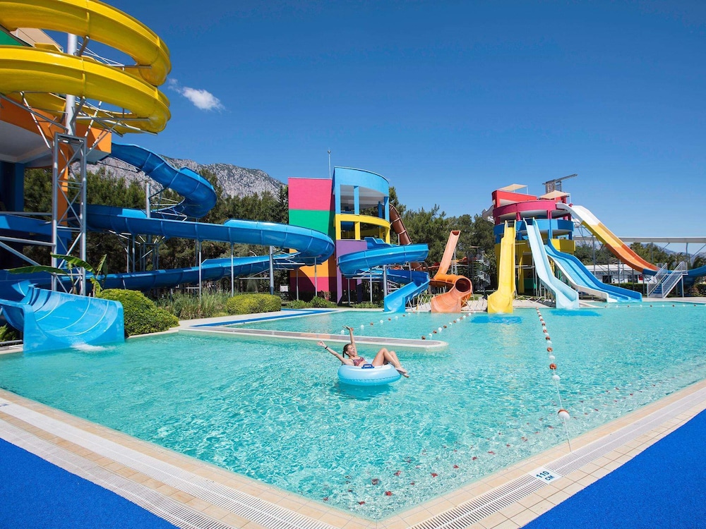 Rixos Sungate - The Land of Legends Access — Swimming pool in Kemer