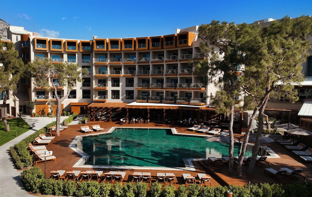 Rixos Sungate - The Land of Legends Access — Hotel building in Kemer