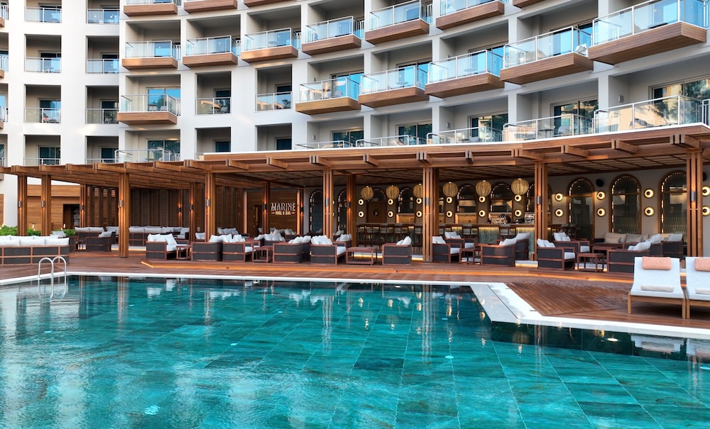 Rixos Sungate - The Land of Legends Access — Swimming pool in Kemer