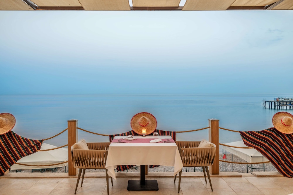 Rixos Sungate - The Land of Legends Access — Hotel rooms in Kemer
