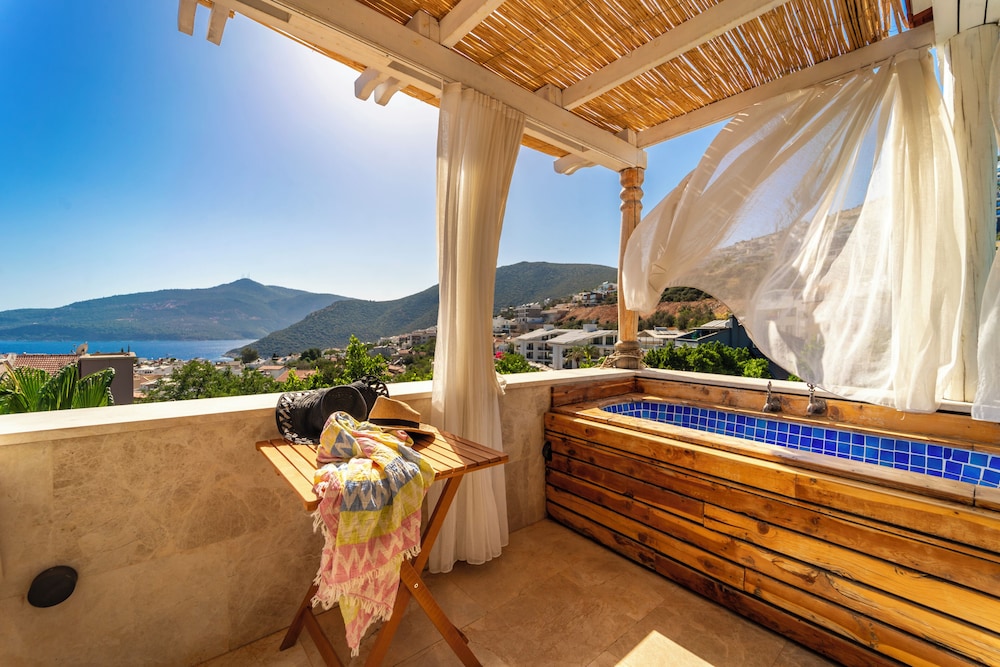 Elixir Boutique Hotel — Hotel rooms in Kalkan