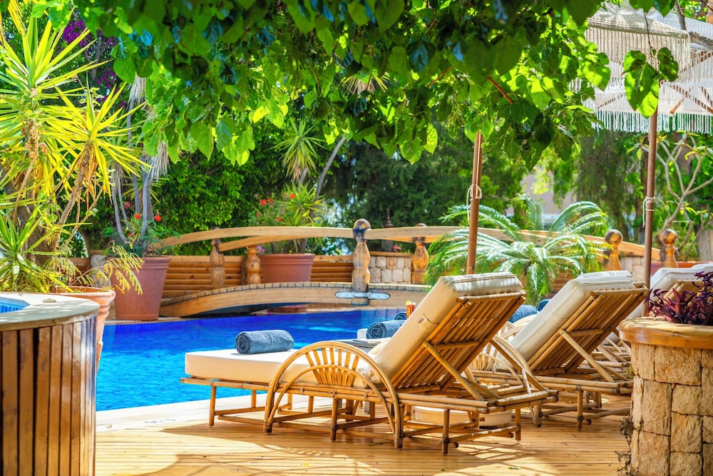 Elixir Boutique Hotel — Swimming pool in Kalkan