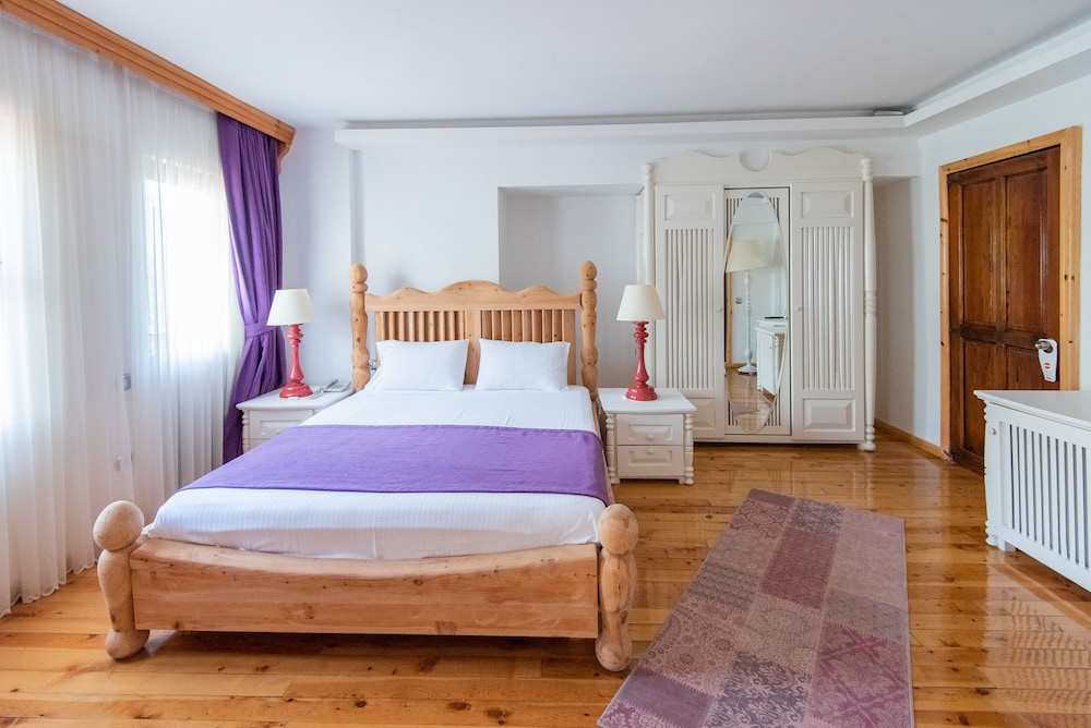 Elixir Boutique Hotel — Hotel rooms in Kalkan