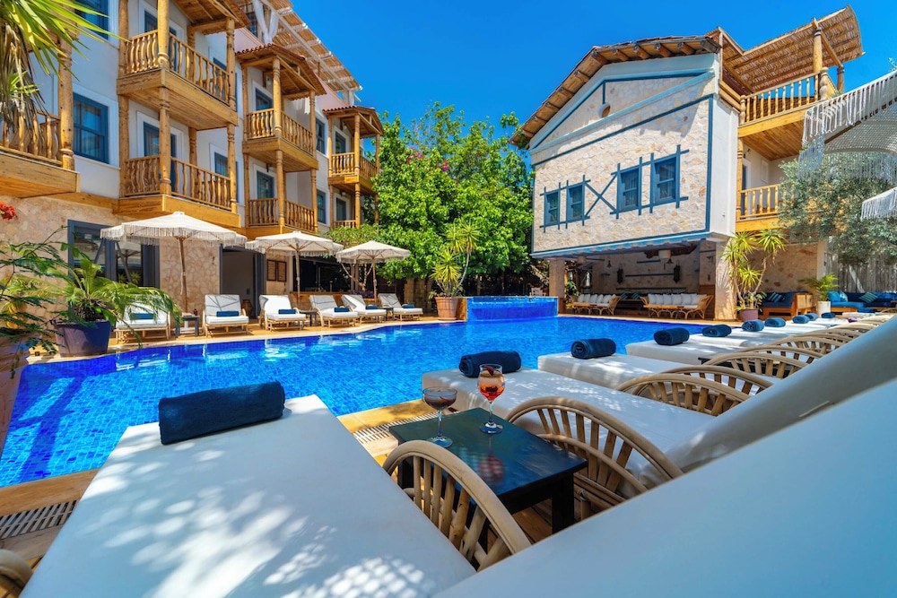 Elixir Boutique Hotel — Swimming pool in Kalkan