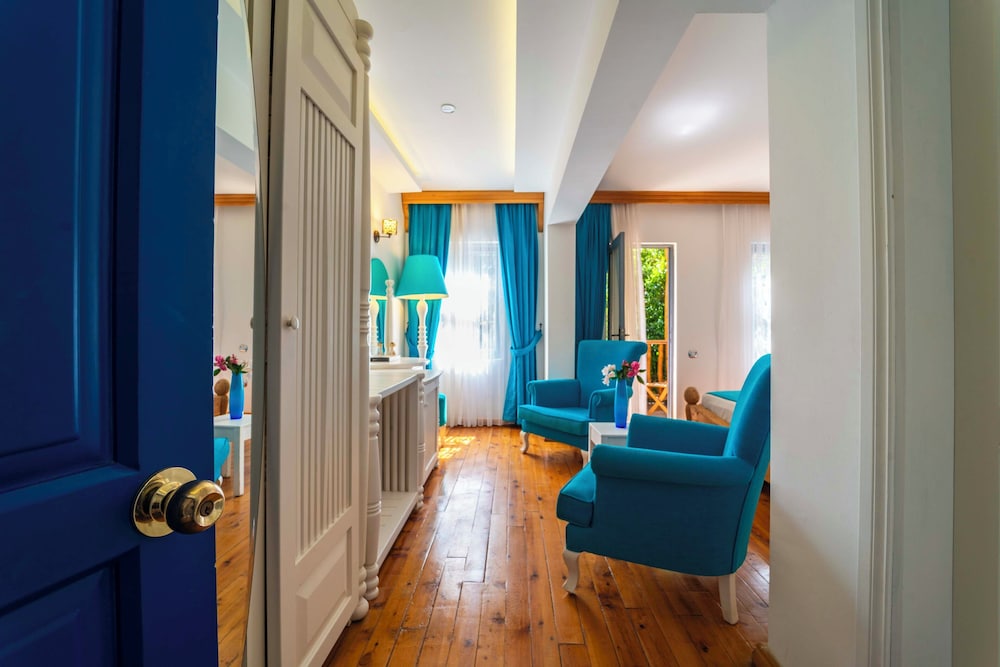 Elixir Boutique Hotel — Hotel rooms in Kalkan