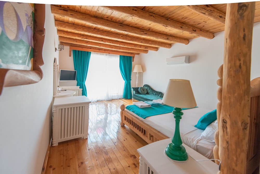 Elixir Boutique Hotel — Hotel rooms in Kalkan