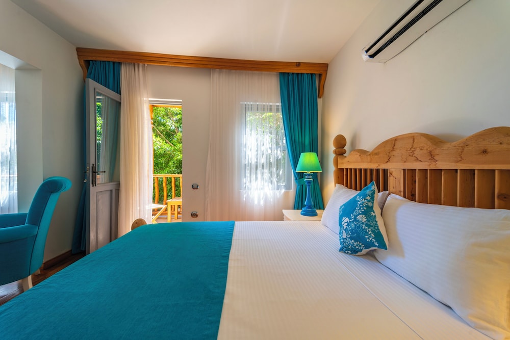 Elixir Boutique Hotel — Hotel rooms in Kalkan