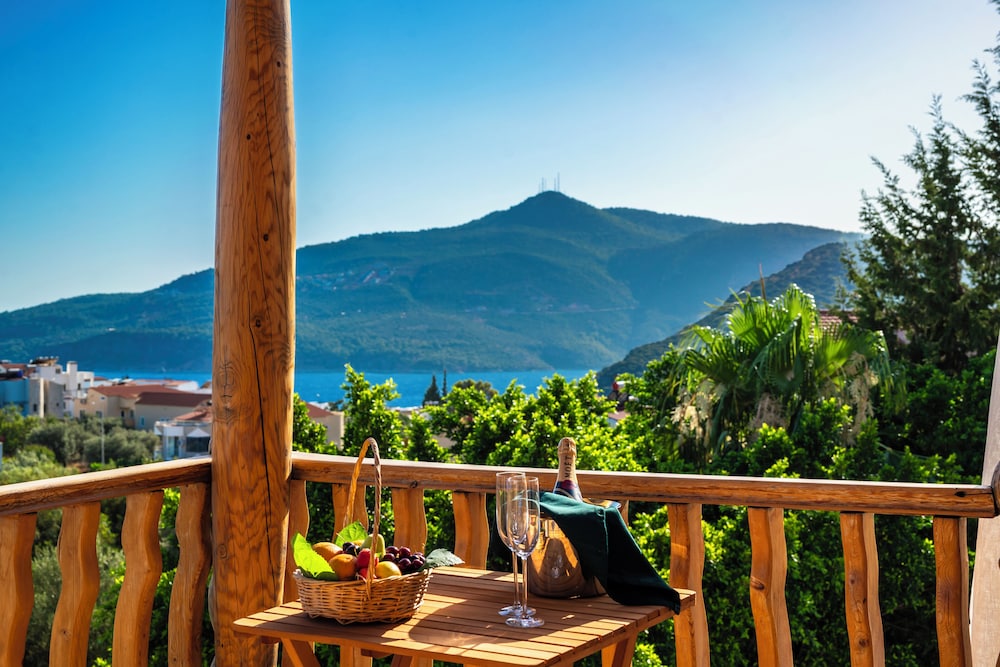 Elixir Boutique Hotel — Hotel rooms in Kalkan