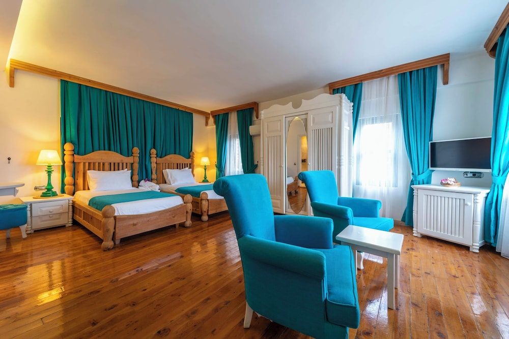 Elixir Boutique Hotel — Hotel rooms in Kalkan