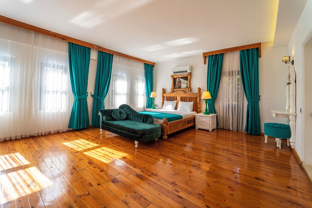 Elixir Boutique Hotel — Hotel rooms in Kalkan