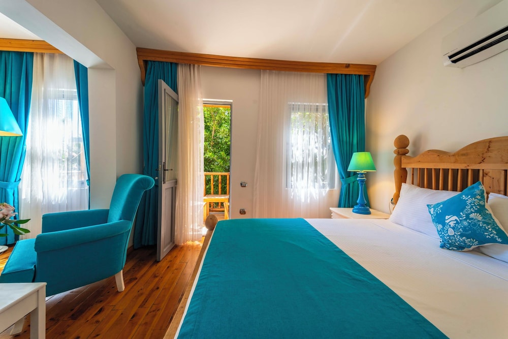 Elixir Boutique Hotel — Hotel rooms in Kalkan
