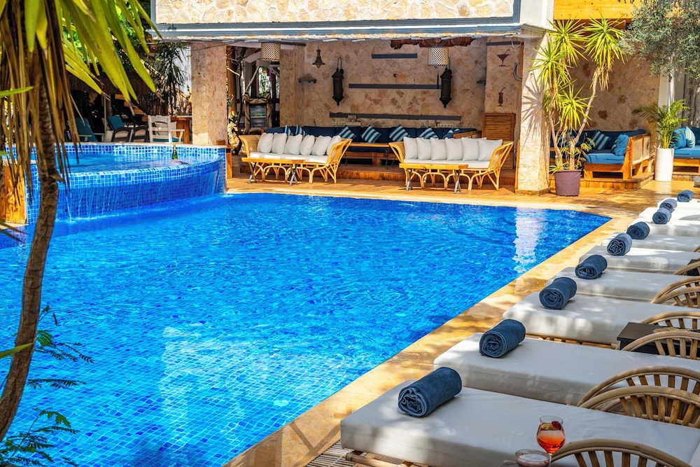 Elixir Boutique Hotel — Swimming pool in Kalkan