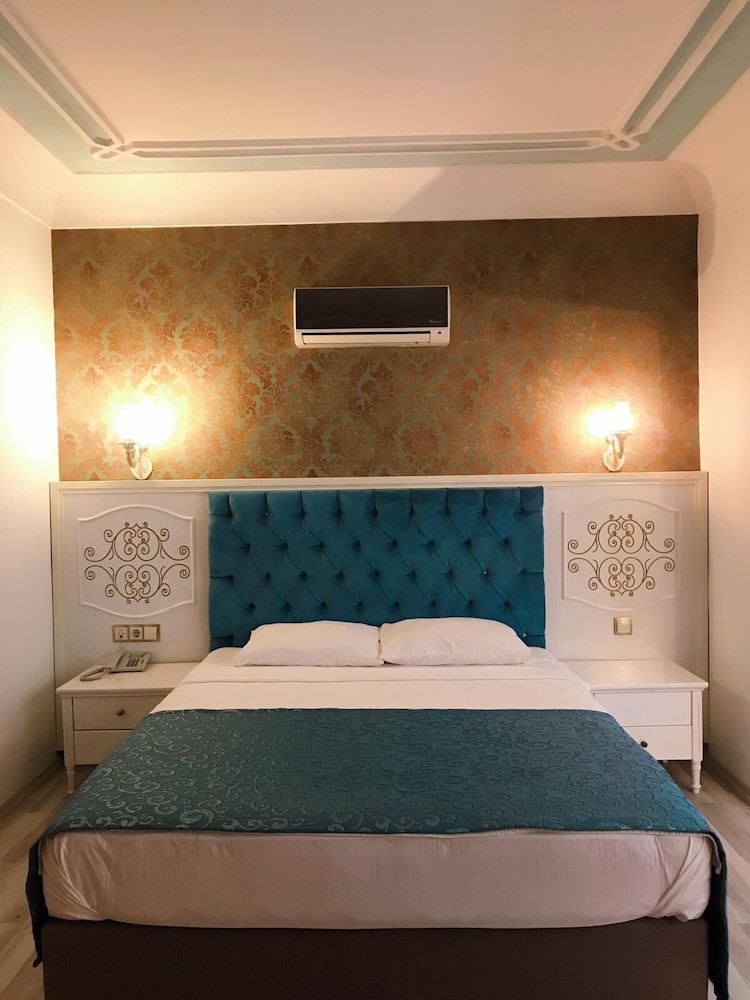 Urcu Hotel — Hotel rooms in Antalya