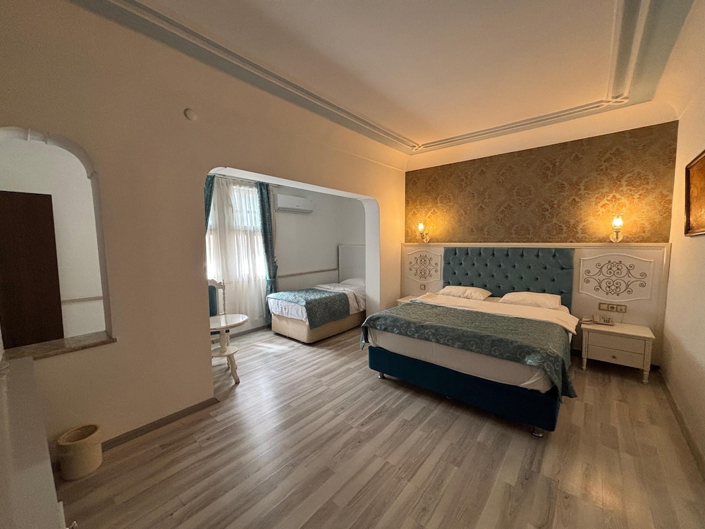 Urcu Hotel — Hotel rooms in Antalya