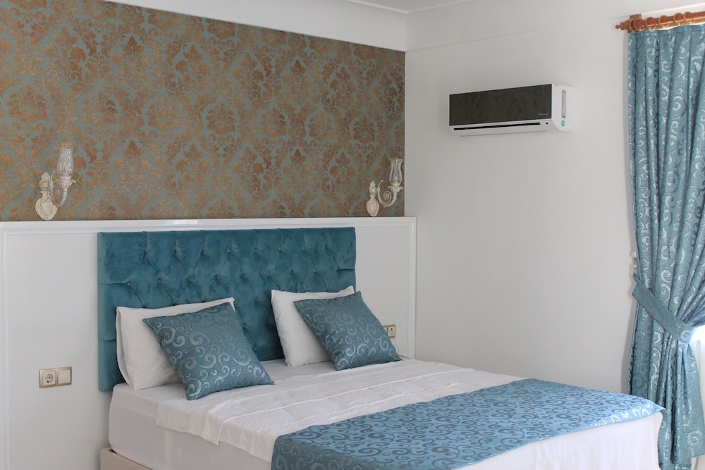 Urcu Hotel — Hotel rooms in Antalya