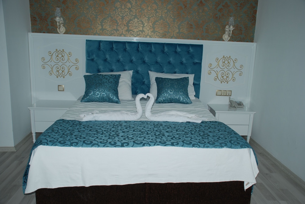 Urcu Hotel — Hotel rooms in Antalya