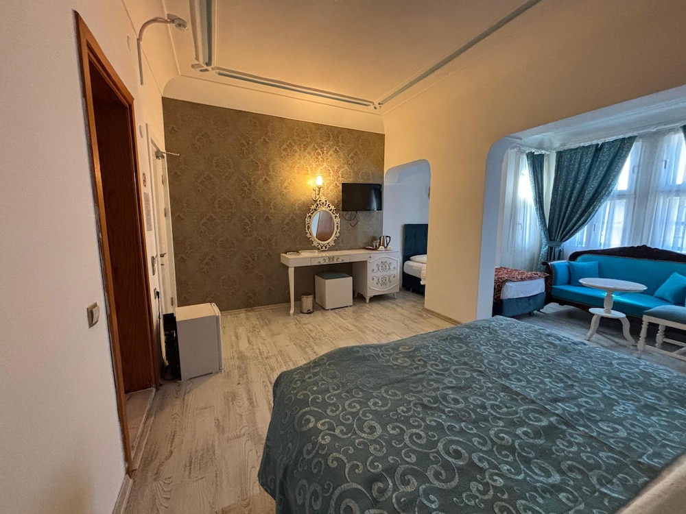 Urcu Hotel — Hotel rooms in Antalya