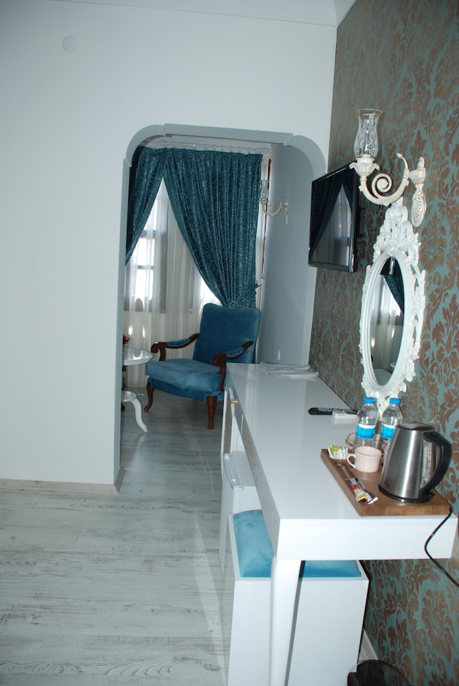 Urcu Hotel — Hotel rooms in Antalya