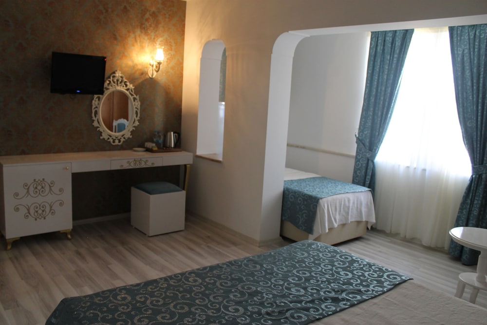 Urcu Hotel — Hotel rooms in Antalya