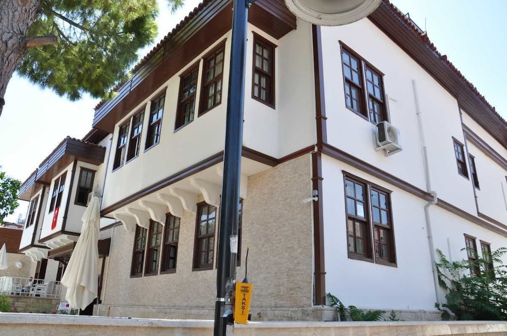 Urcu Hotel — Hotel building in Antalya