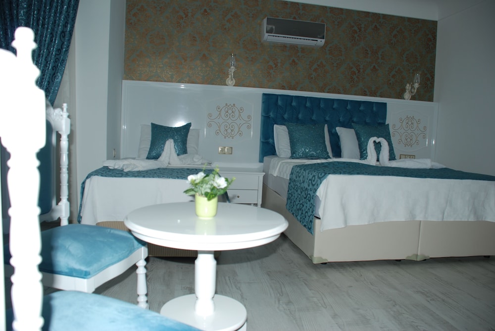 Urcu Hotel — Hotel rooms in Antalya