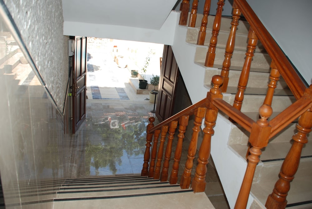Urcu Hotel — Hotel building in Antalya