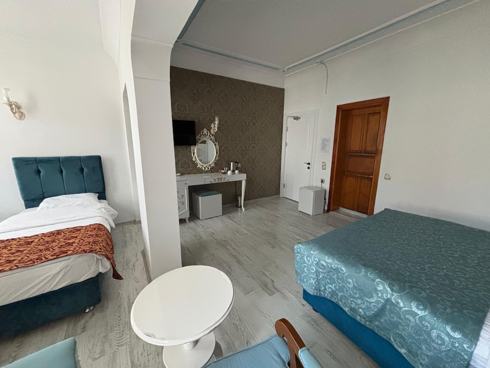 Urcu Hotel — Hotel rooms in Antalya