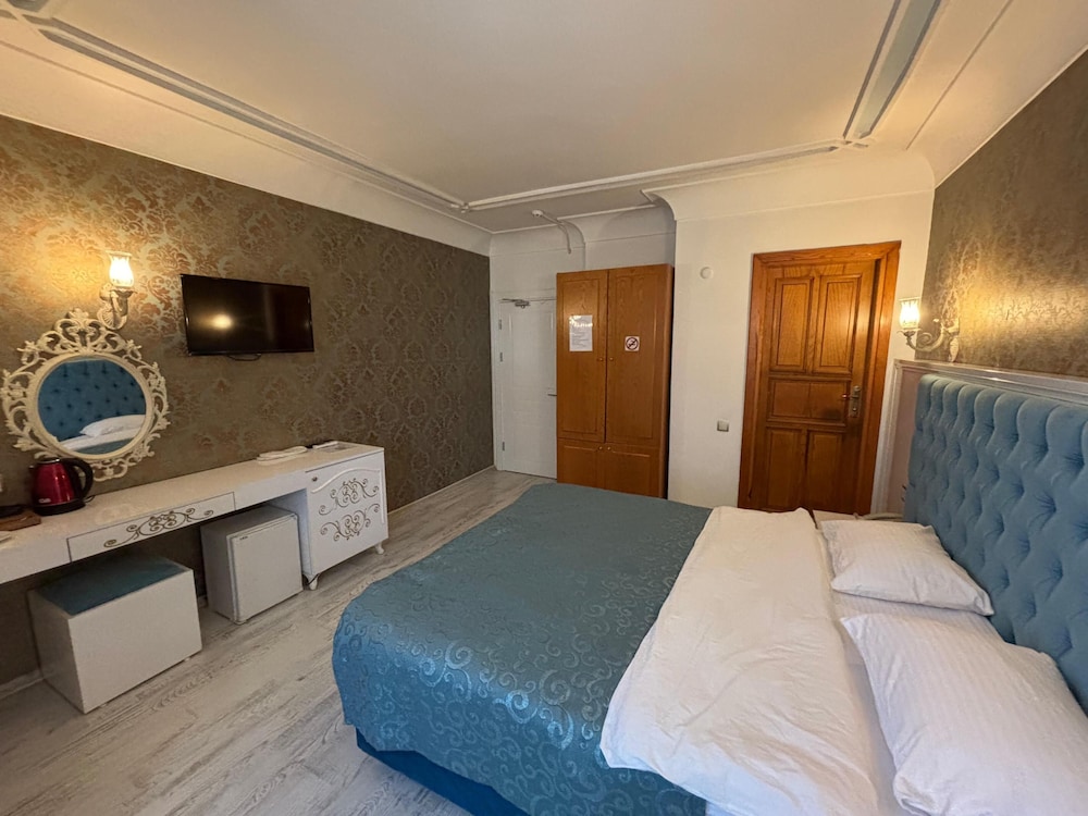 Urcu Hotel — Hotel rooms in Antalya